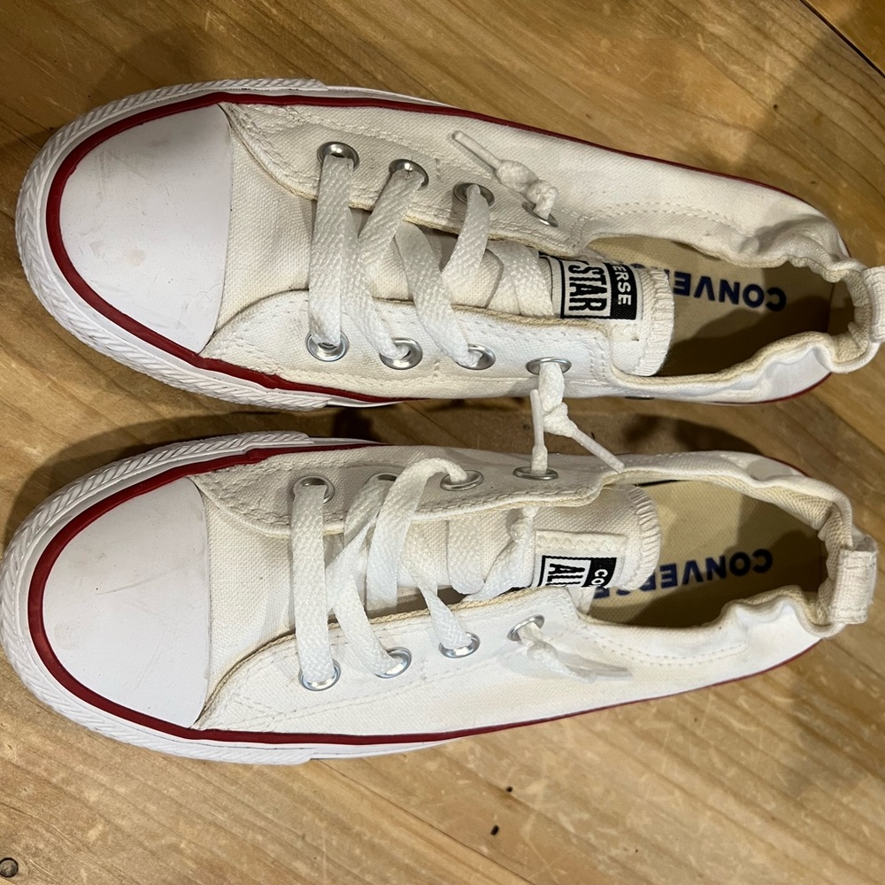 Converse low top white womens size 8 worn once!